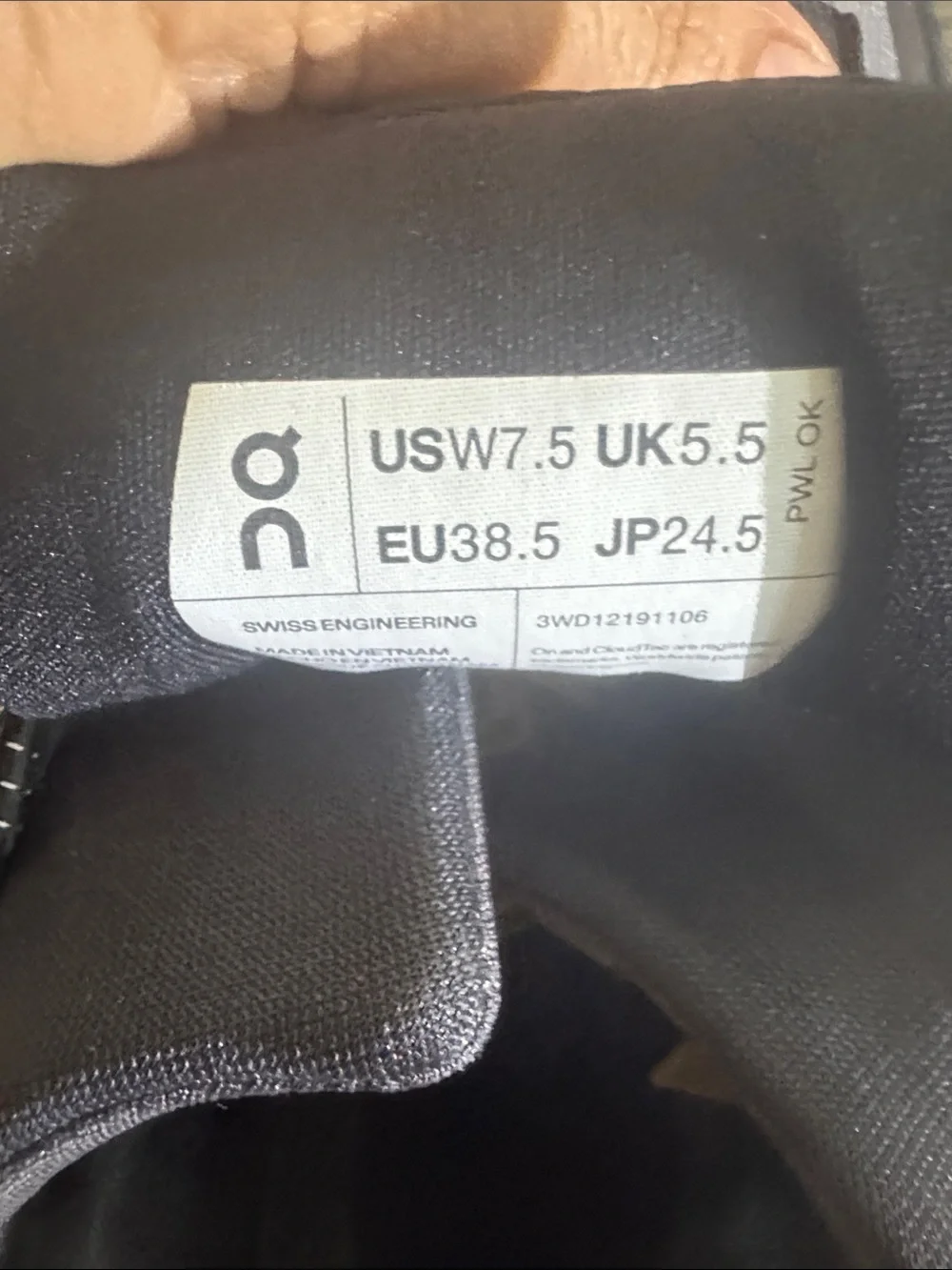 On Running Women’s Gray and Black Lightweight Athletic Sneakers